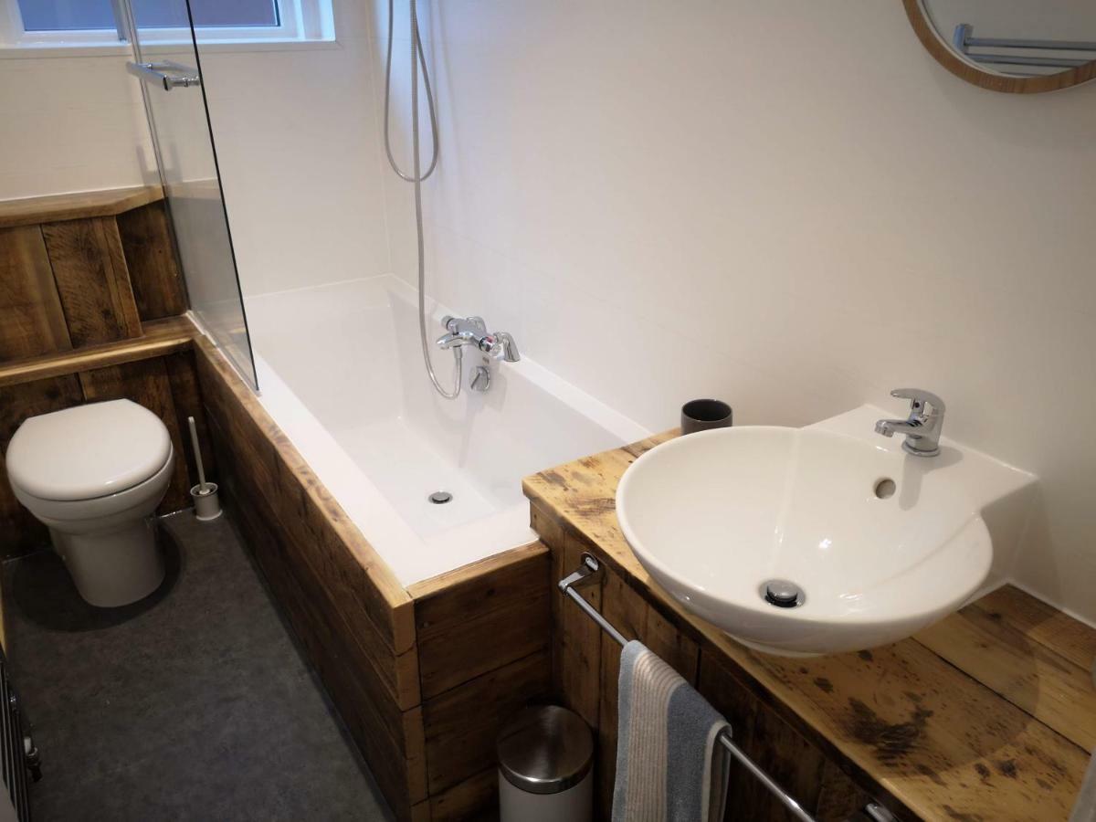 2 Bedroom Apartment At Kent Escapes Short Lets & Serviced Accommodation Kent, Bouverie Escape Folkestone With Wifi Esterno foto
