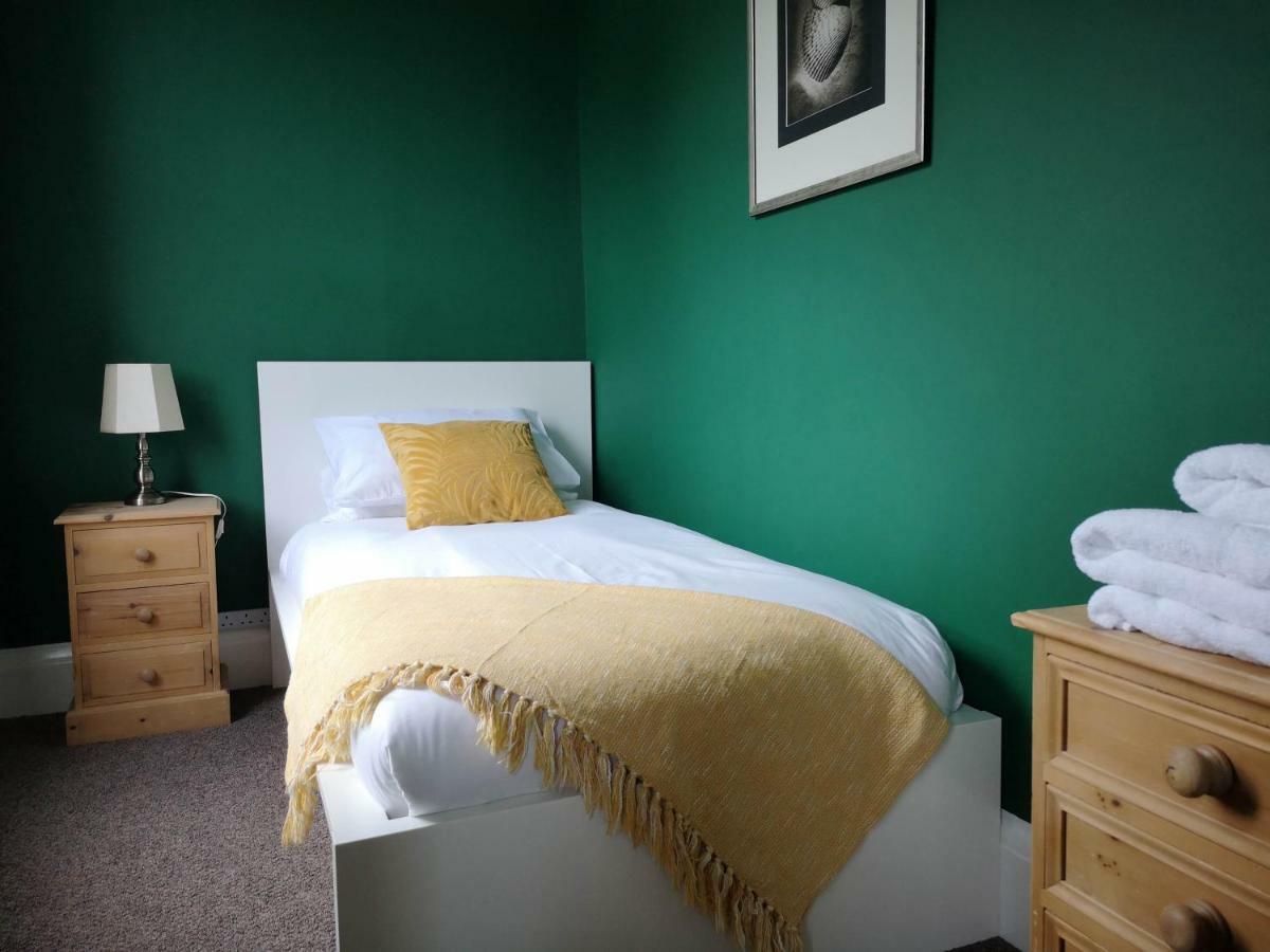 2 Bedroom Apartment At Kent Escapes Short Lets & Serviced Accommodation Kent, Bouverie Escape Folkestone With Wifi Esterno foto